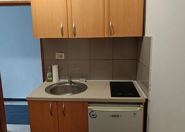 Una Apartments